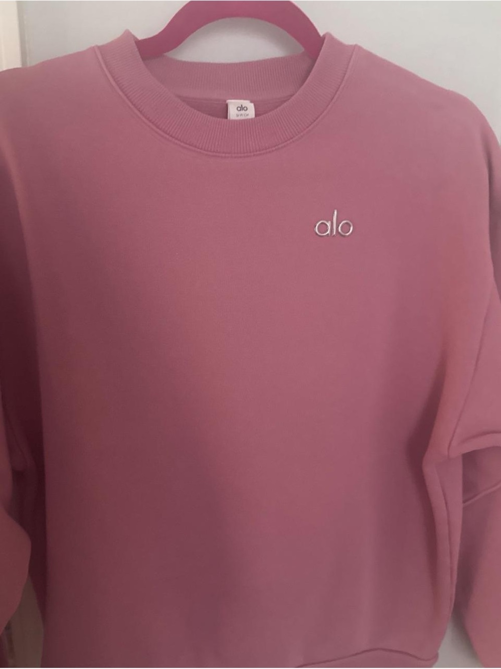 ALO Yoga women’s Crewneck Sweater in Dusty Pink limited